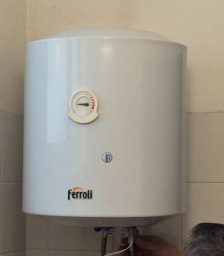Riparazione e sostituzione di uno scaldabagno boiler a Torino